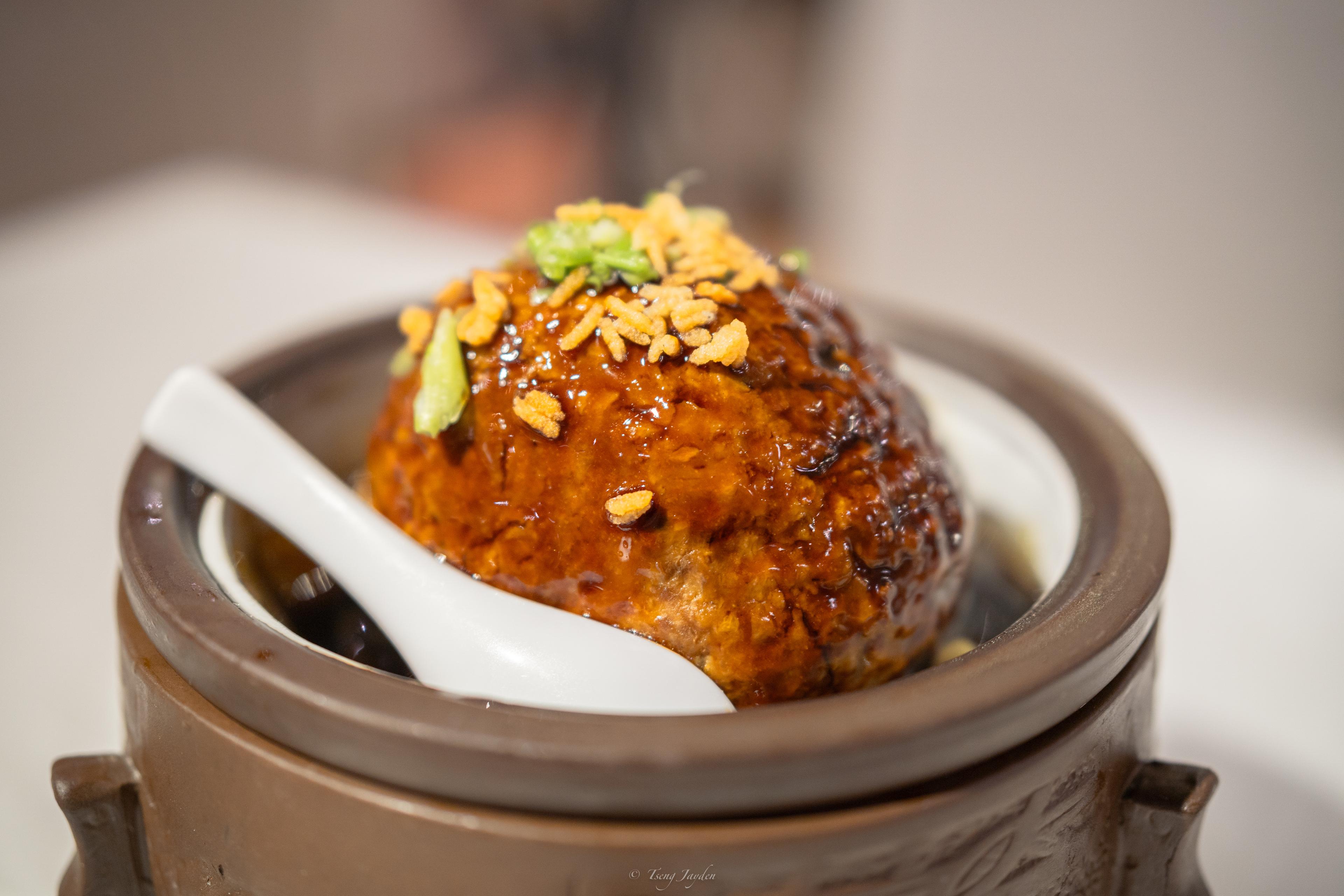 Signature Lion's Head Meatballs - 98 yuan